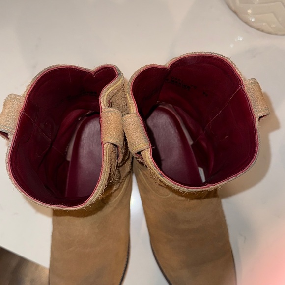 Chisos Men's Tan Suede Cowboy Boots, size 10.5 D - Picture 7 of 7